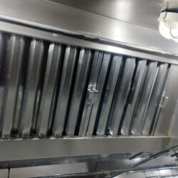 تنظيف هود المطابخ و المطاعم - شركة الهلال للخدمات الفندقية